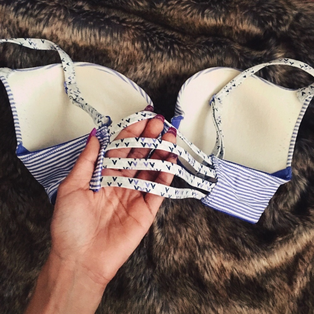 VS Pink plunge push-up bra